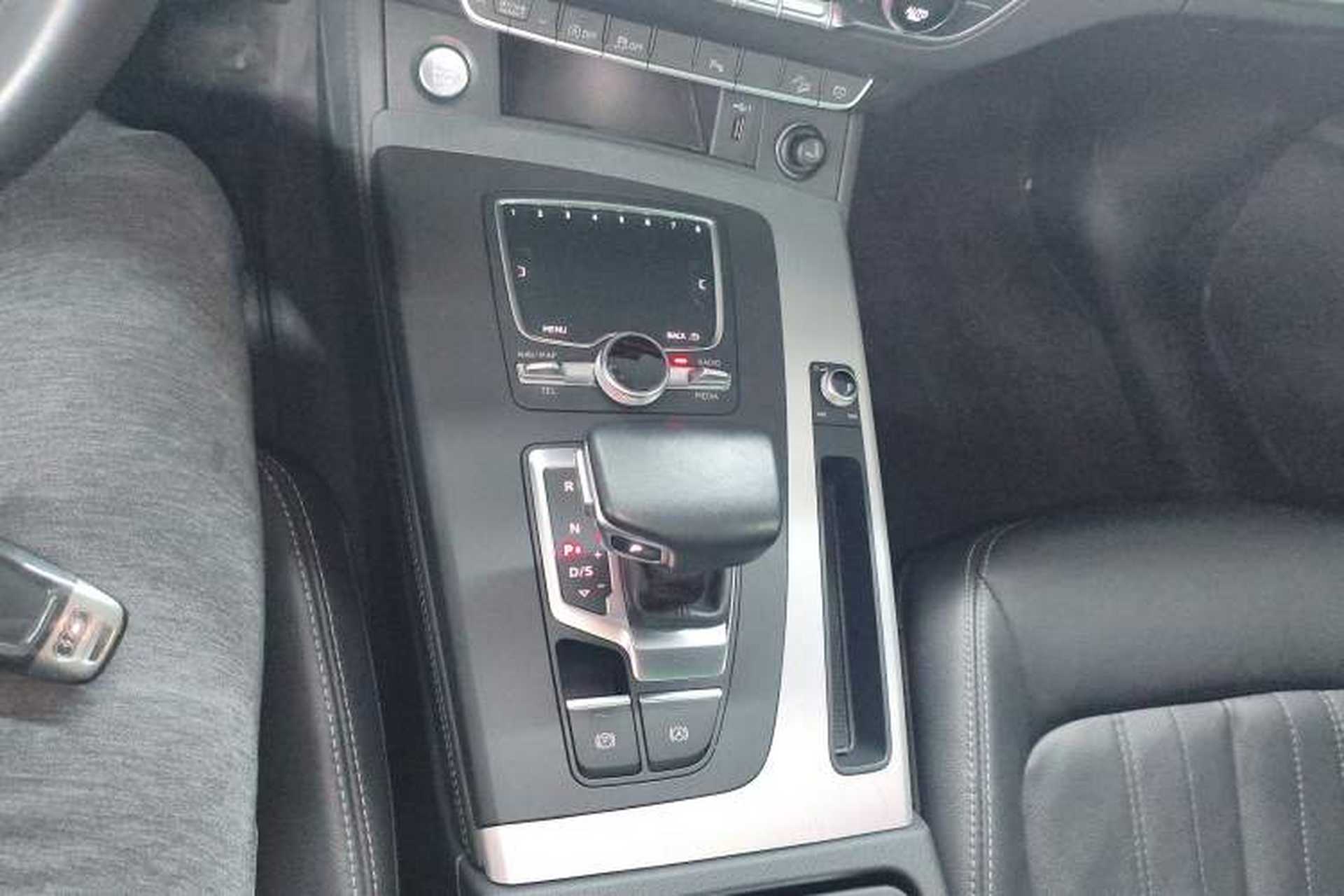 Used Audi Q5L 2020 Updated 40 TFSI Prestige Fashion Edition Gear Lever
