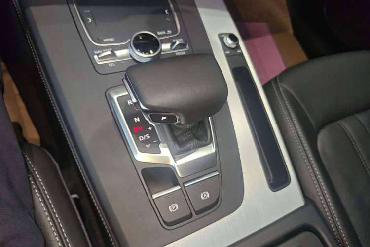 Used Audi Q5L 2020 40 TFSI Prestige Fashion Edition Gear Lever