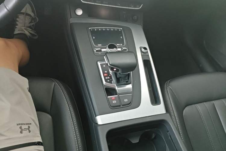 Used Audi Q5L 2020 Updated 40 TFSI Prestige Fashion Edition Gear Lever
