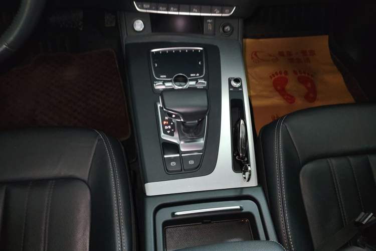 Used Audi Q5L 2020 Updated 40 TFSI Prestige Fashion Edition Gear Lever