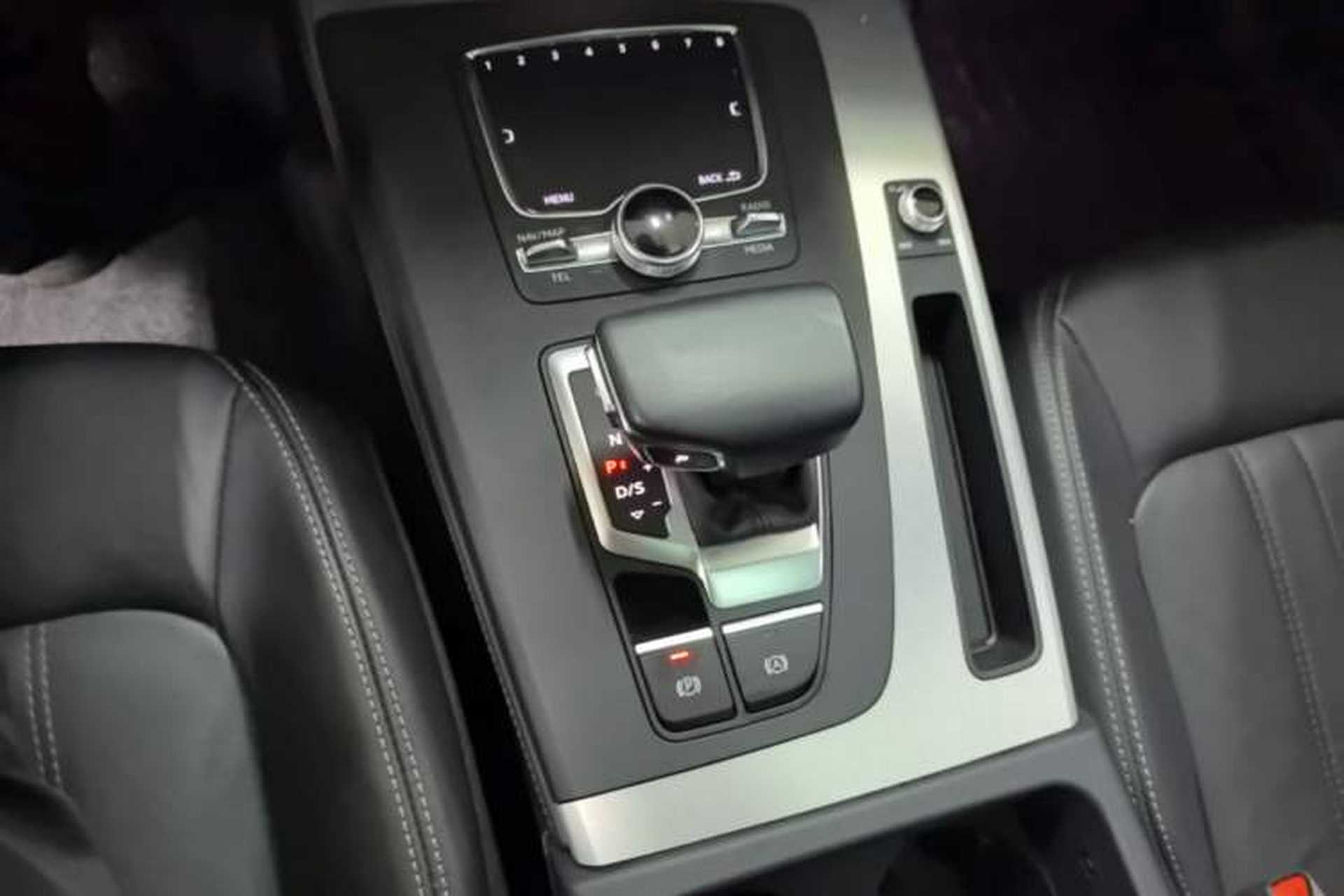 Used Audi Q5L 2020 Updated 40 TFSI Prestige Fashion Edition Gear Lever