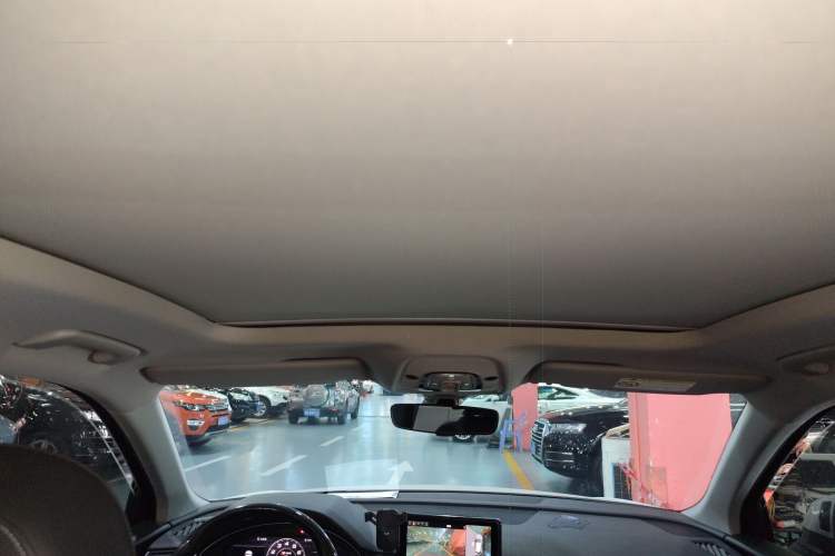Used Audi Q5L 2020 45 TFSI Prestige Fashion Model Headliner