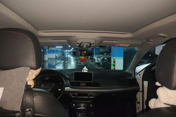 Used Audi Q5L 2020 45 TFSI Prestige Fashion Model Headliner