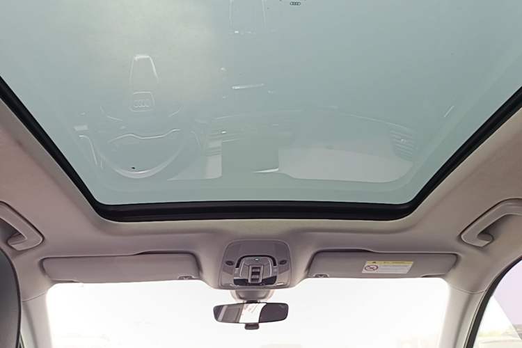 Used Audi Q5L 2020 45 TFSI Prestige Fashion Model Headliner