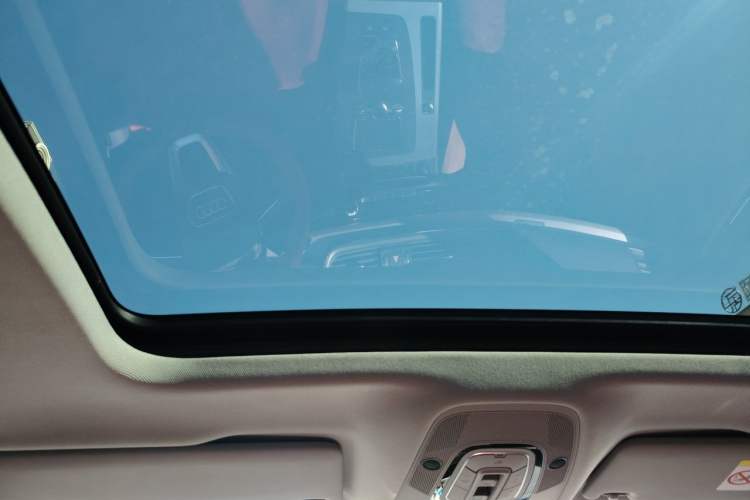 Used Audi Q5L 2020 Updated 40 TFSI Prestige Fashion Edition Headliner