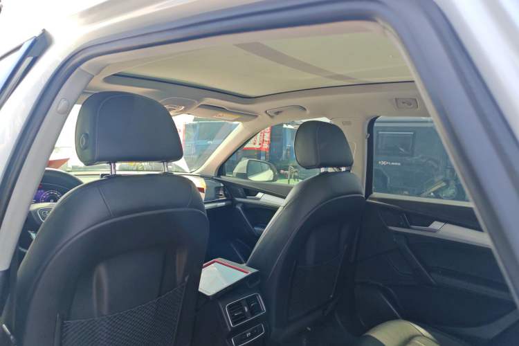 Used Audi Q5L 2020 Updated 40 TFSI Prestige Fashion Edition Headliner