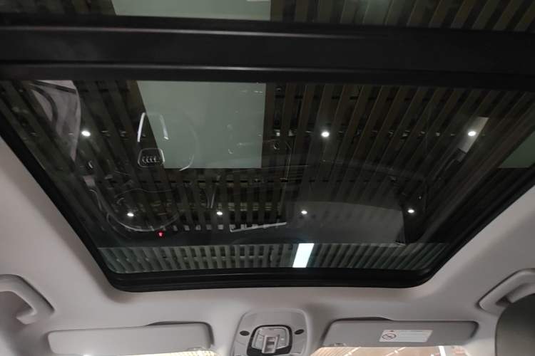 Used Audi Q5L 2020 Updated 40 TFSI Prestige Fashion Edition Headliner