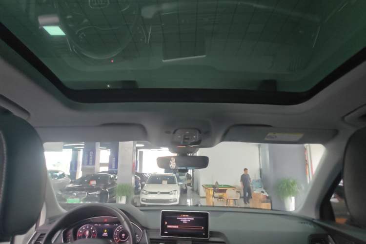 Used Audi Q5L 2020 Updated 40 TFSI Prestige Fashion Edition Headliner