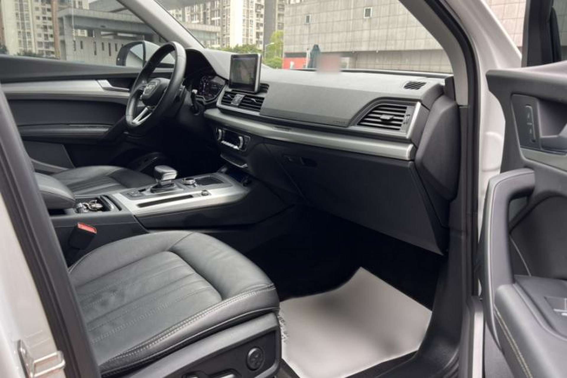 Used Audi Q5L 2020 Updated 40 TFSI Prestige Fashion Edition Interior 3