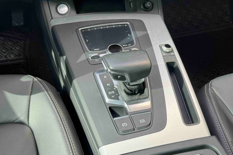 Used Audi Q5L 2020 Updated 40 TFSI Prestige Fashion Edition Interior 4