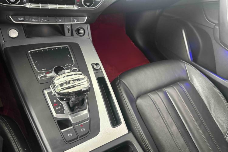 Used Audi Q5L 2020 Updated 40 TFSI Prestige Fashion Edition Interior 4