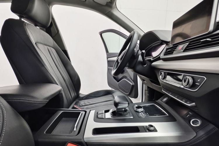 Used Audi Q5L 2020 Updated 40 TFSI Prestige Fashion Edition Interior 5