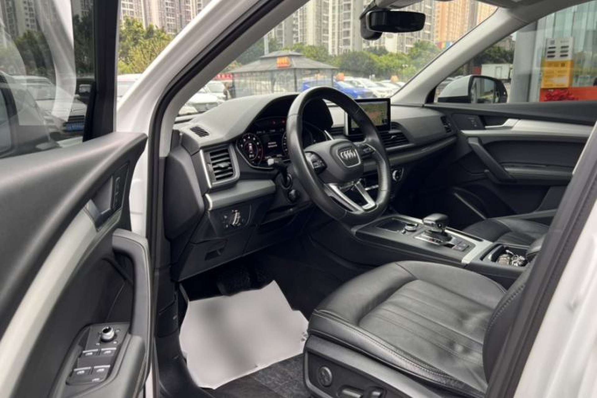 Used Audi Q5L 2020 Updated 40 TFSI Prestige Fashion Edition Interior 5