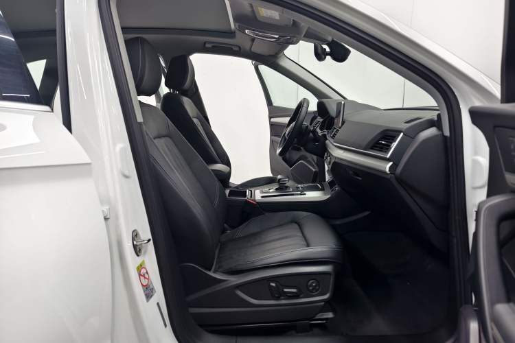 Used Audi Q5L 2020 Updated 40 TFSI Prestige Fashion Edition Interior 6