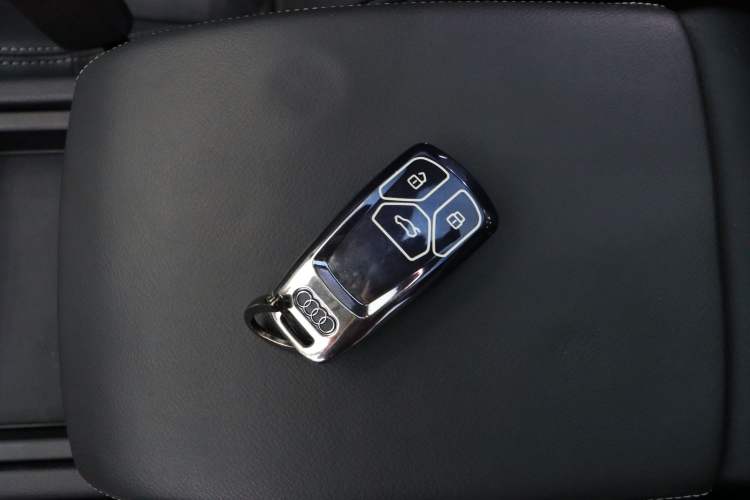 Used Audi Q5L 2020 Updated 40 TFSI Prestige Fashion Edition Interior 6