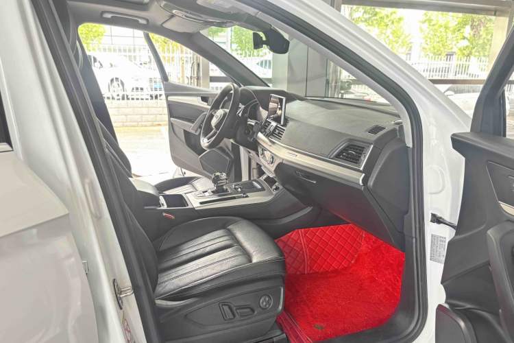 Used Audi Q5L 2020 Updated 40 TFSI Prestige Fashion Edition Interior 7