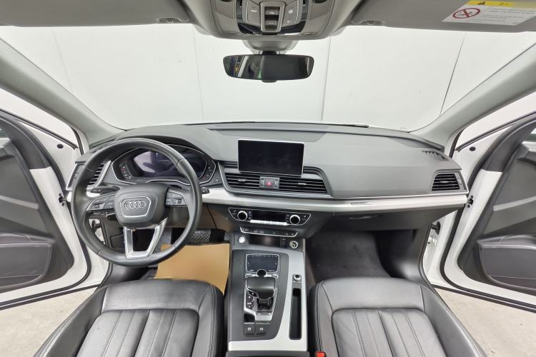 Used Audi Q5L 2020 Updated 40 TFSI Prestige Fashion Edition Interior 9
