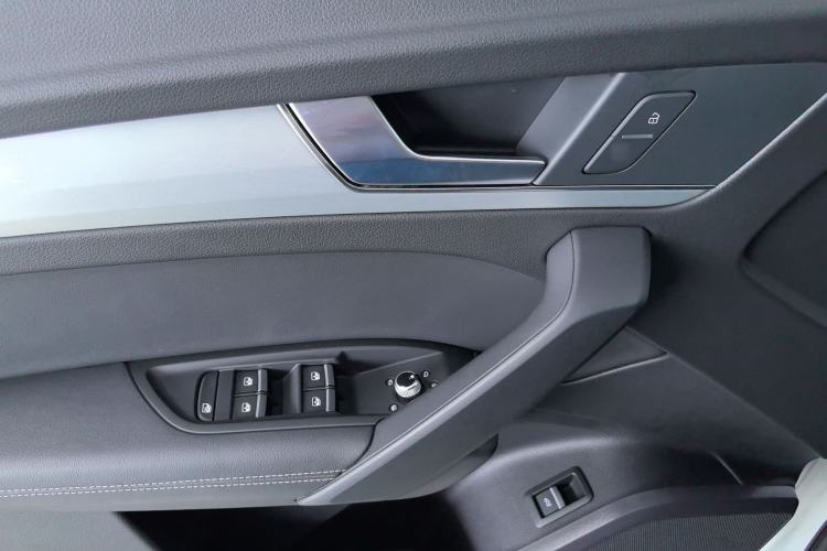 Used Audi Q5L 2020 Updated 40 TFSI Prestige Fashion Edition Interior 9