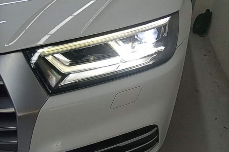 Used Audi Q5L 2020 Updated 40 TFSI Prestige Fashion Edition Left Front Headlight
