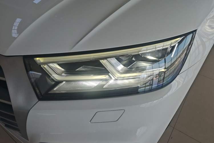 Used Audi Q5L 2020 Updated 40 TFSI Prestige Fashion Edition Left Front Headlight