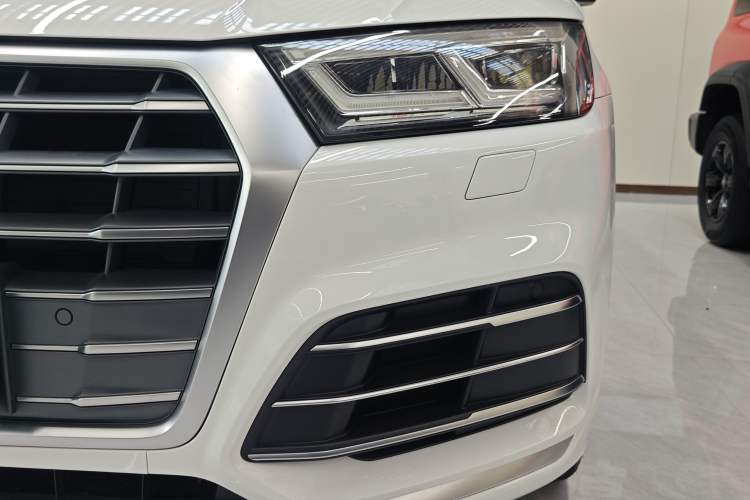 Used Audi Q5L 2020 Updated 40 TFSI Prestige Fashion Edition Left Front Headlight