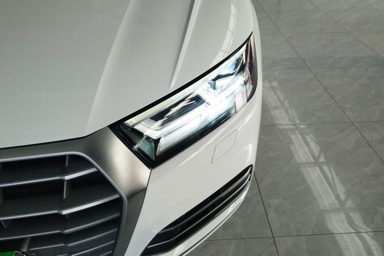 Used Audi Q5L 2020 Updated 40 TFSI Prestige Fashion Edition Left Front Headlight