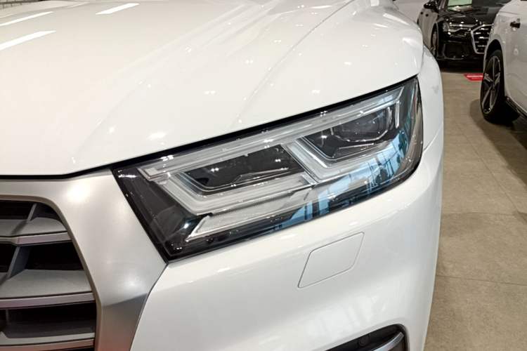 Used Audi Q5L 2020 Updated 40 TFSI Prestige Fashion Edition Left Front Headlight