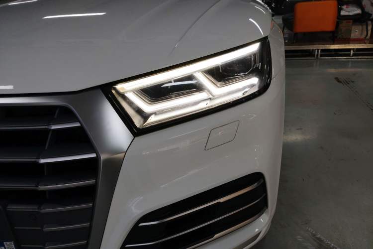 Used Audi Q5L 2020 Updated 40 TFSI Prestige Fashion Edition Left Front Headlight