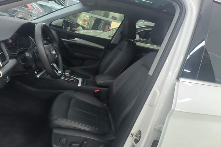 Used Audi Q5L 2020 Updated 40 TFSI Prestige Fashion Edition Left Front Seat