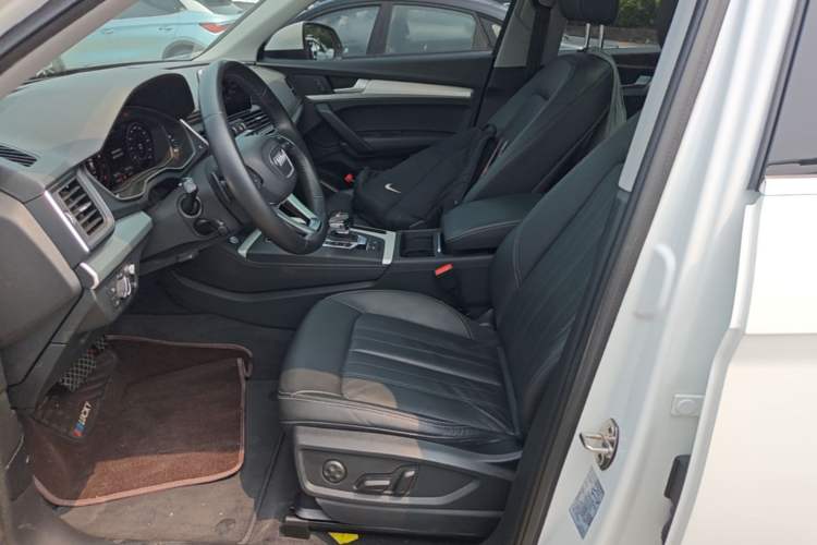 Used Audi Q5L 2020 Updated 40 TFSI Prestige Fashion Edition Left Front Seat