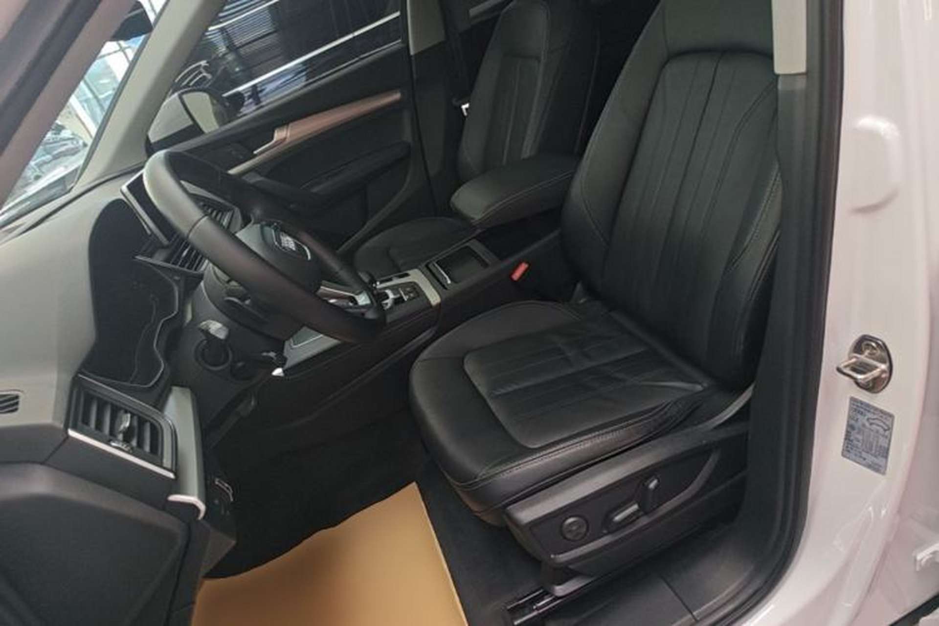 Used Audi Q5L 2020 Updated 40 TFSI Prestige Fashion Edition Left Front Seat