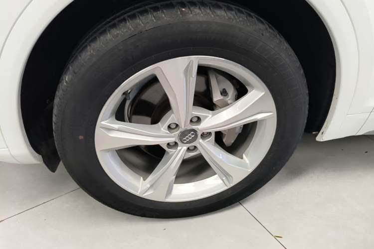 Used Audi Q5L 2020 Revised 40 TFSI Prestige Edition Left Front Wheel Hub