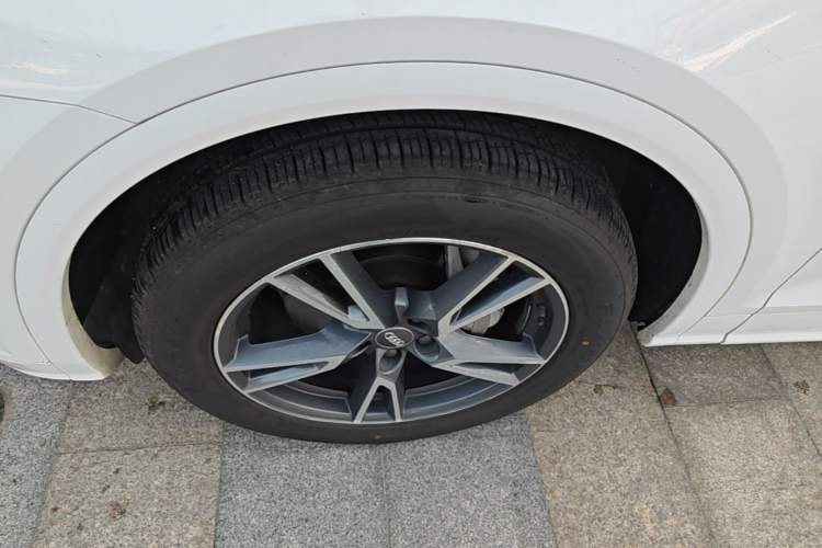 Used Audi Q5L 2020 Updated 40 TFSI Prestige Fashion Edition Left Front Wheel Hub