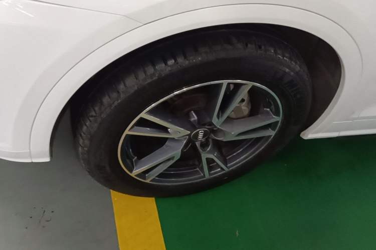 Used Audi Q5L 2020 Updated 40 TFSI Prestige Fashion Edition Left Front Wheel Hub