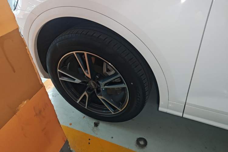 Used Audi Q5L 2020 Updated 40 TFSI Prestige Fashion Edition Left Front Wheel Hub