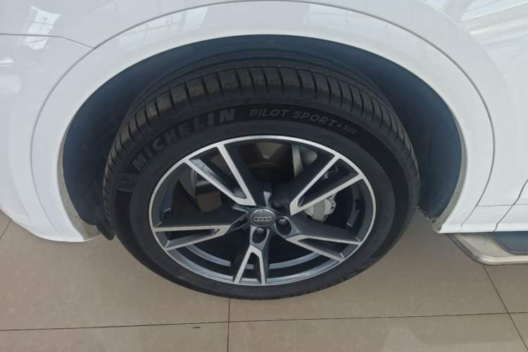 Used Audi Q5L 2020 Updated 40 TFSI Prestige Fashion Edition Left Front Wheel Hub