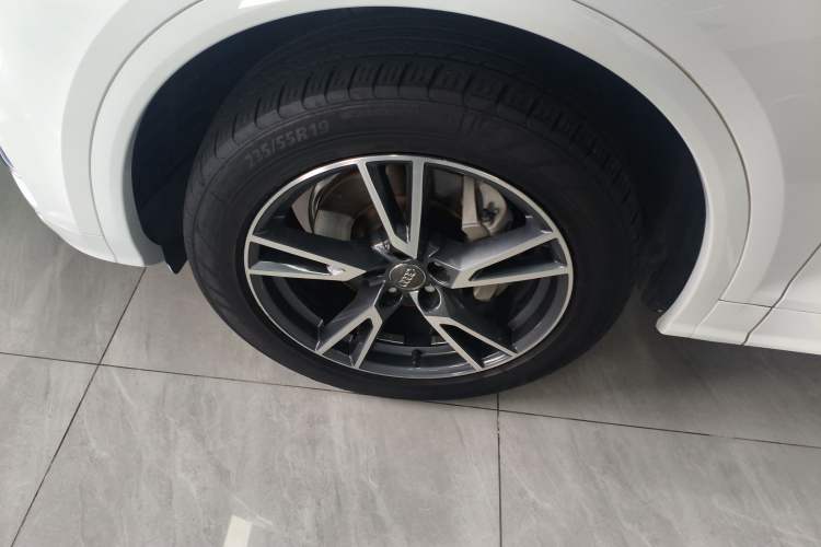 Used Audi Q5L 2020 Updated 40 TFSI Prestige Fashion Edition Left Front Wheel Hub