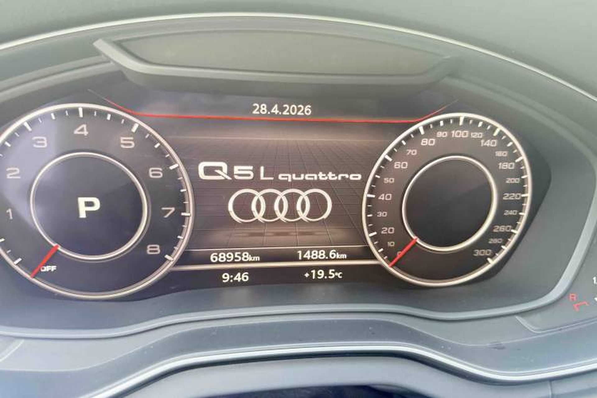 Used Audi Q5L 2020 40 TFSI Prestige Fashion Edition Odometer Close Up
