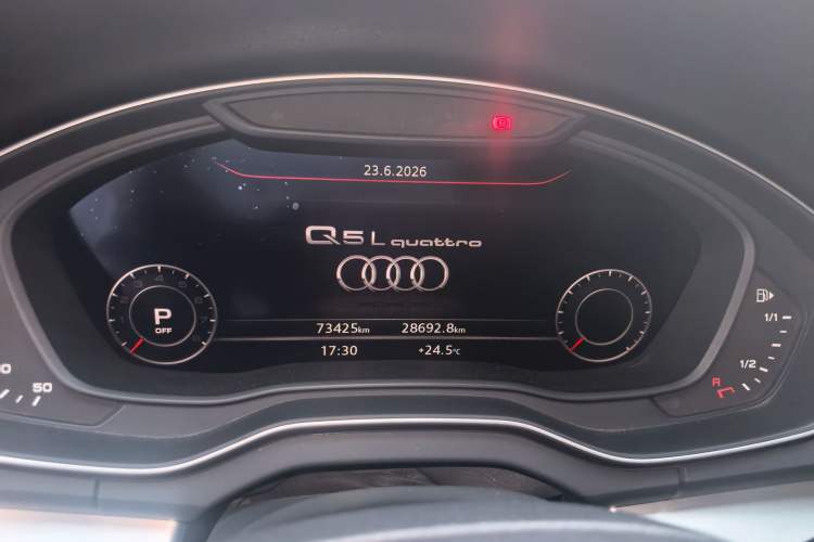 Used Audi Q5L 2020 Updated 40 TFSI Prestige Fashion Edition Odometer Close Up