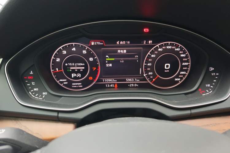 Used Audi Q5L 2020 40 TFSI Prestige Edition Odometer Close Up