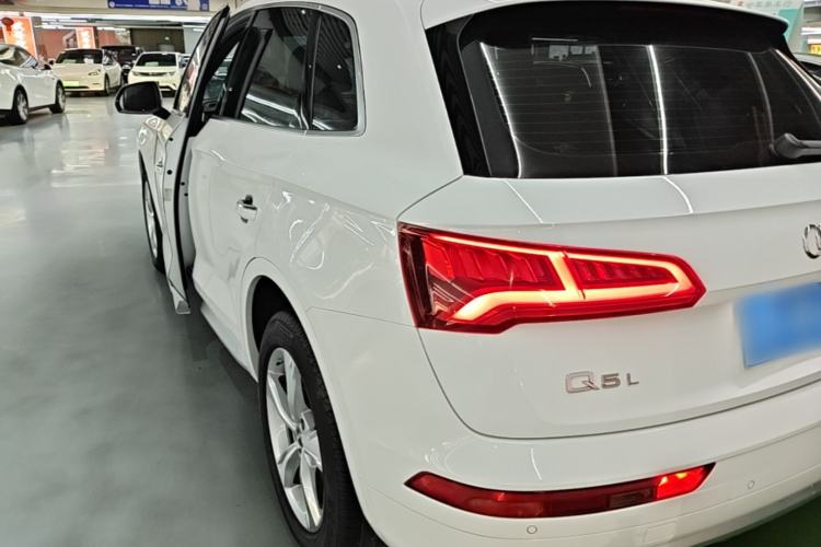 Used Audi Q5L 2020 40 TFSI Prestige Edition Rear Left 45 Deg