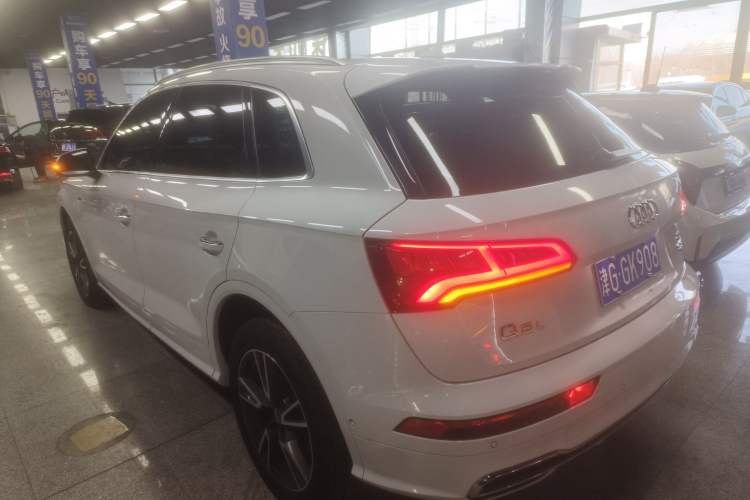 Used Audi Q5L 2020 45 TFSI Prestige Fashion Model Rear Left 45 Deg
