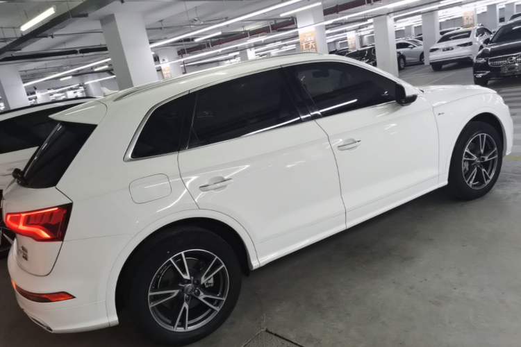 Used Audi Q5L 2020 Updated 40 TFSI Prestige Fashion Edition Rear Right 45 Deg