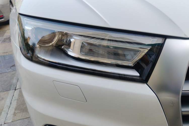 Used Audi Q5L 2020 40 TFSI Prestige Edition Right Front Headlight