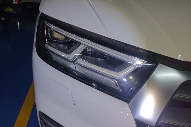 Used Audi Q5L 2020 Updated 40 TFSI Prestige Fashion Edition Right Front Headlight