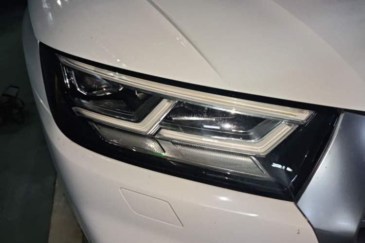 Used Audi Q5L 2020 Updated 40 TFSI Prestige Fashion Edition Right Front Headlight