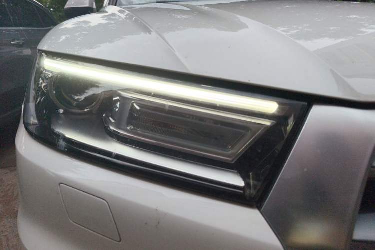 Used Audi Q5L 2020 40 TFSI Prestige Edition Right Front Headlight