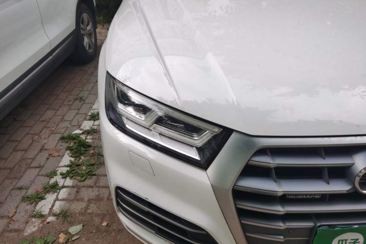 Used Audi Q5L  Right Front Headlight