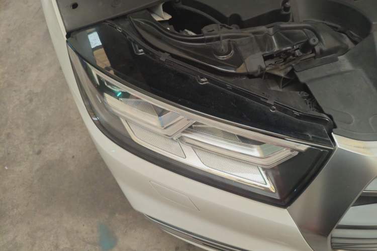 Used Audi Q5L 2020 Updated 40 TFSI Prestige Fashion Edition Right Front Headlight