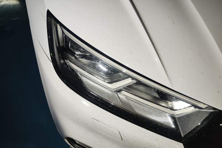 Used Audi Q5L 2020 40 TFSI Prestige Fashion Edition Right Front Headlight